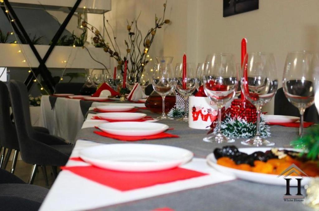 White House Hotel Tbilisi Bagian luar foto