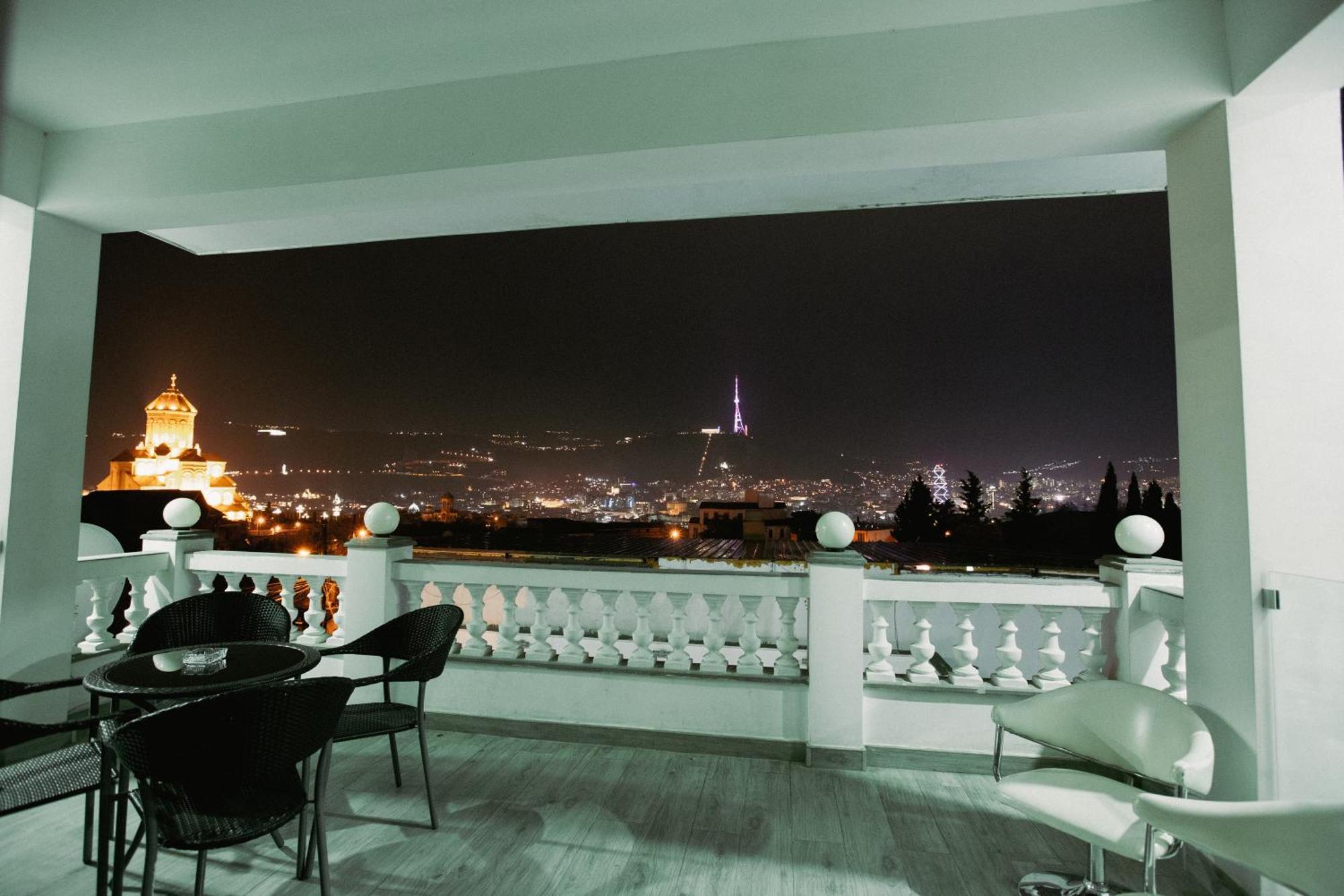White House Hotel Tbilisi Bagian luar foto